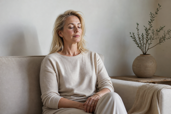 Oorsuizen in de overgang (tinnitus): oorzaken en wat helpt