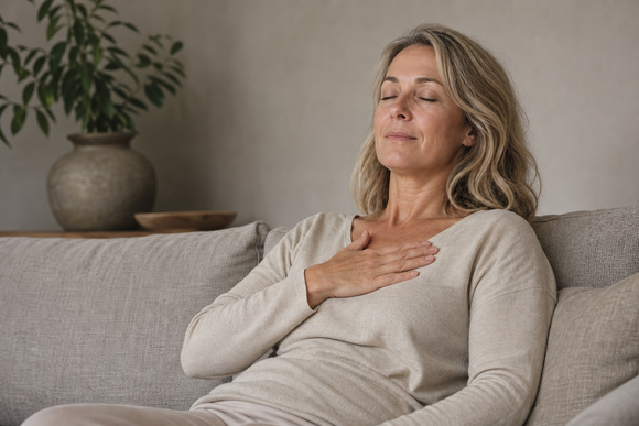 Hartkloppingen in de perimenopauze: wanneer is het normaal?